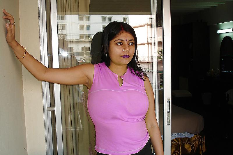 24P Indian Desi Babe Hot & Sexy Indians 