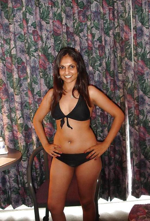 24P Indian Desi Babe Hot & Sexy Indians 
