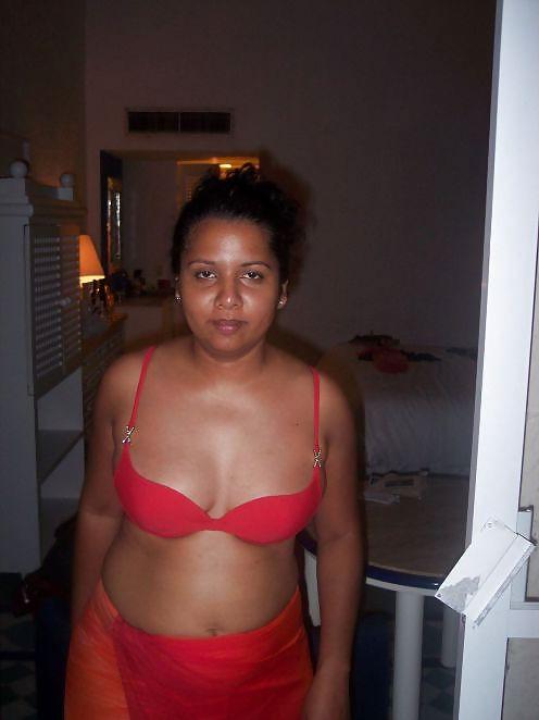 25P Desi girls in swuimsuits 2