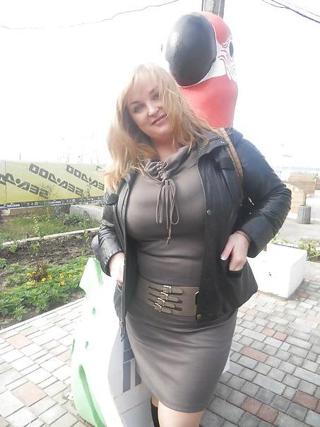 7P Busty Russian Woman 324