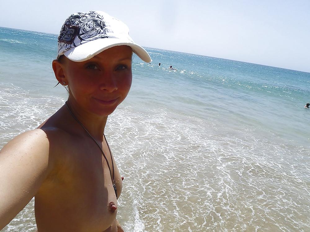 6P Sexy beach girl