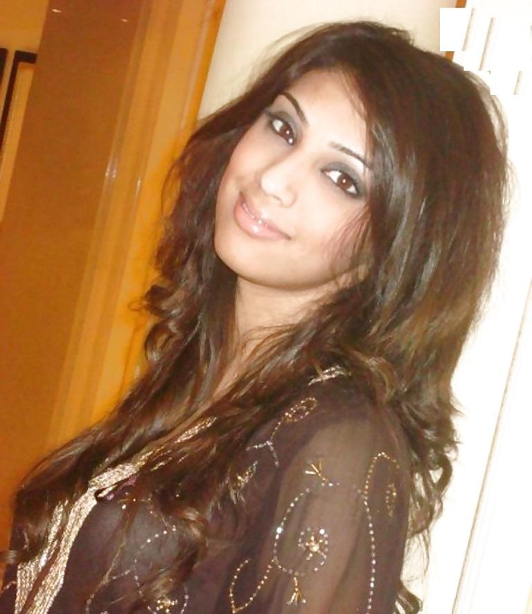 16P Desi model Najy !