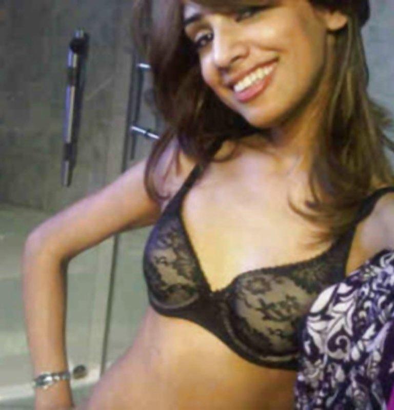 16P Desi model Najy !