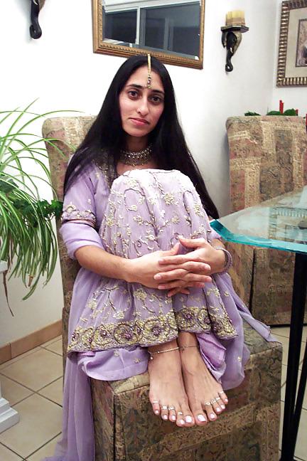 25P Mocha - Indian Foot Babe