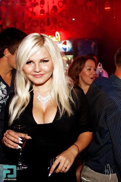 14P Busty Russian Woman 332