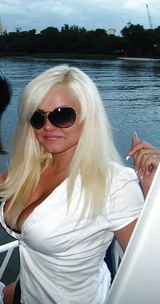 14P Busty Russian Woman 332