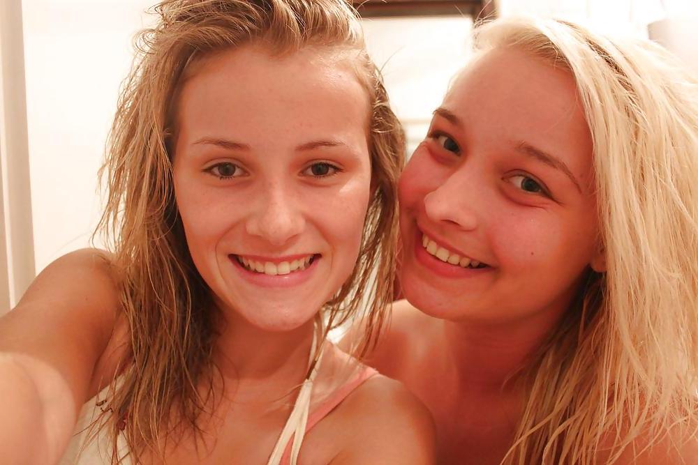 25P 2 Blonde Teens On Vacation