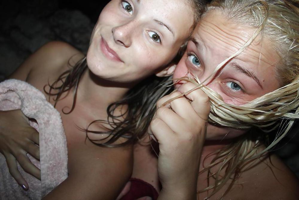 25P 2 Blonde Teens On Vacation