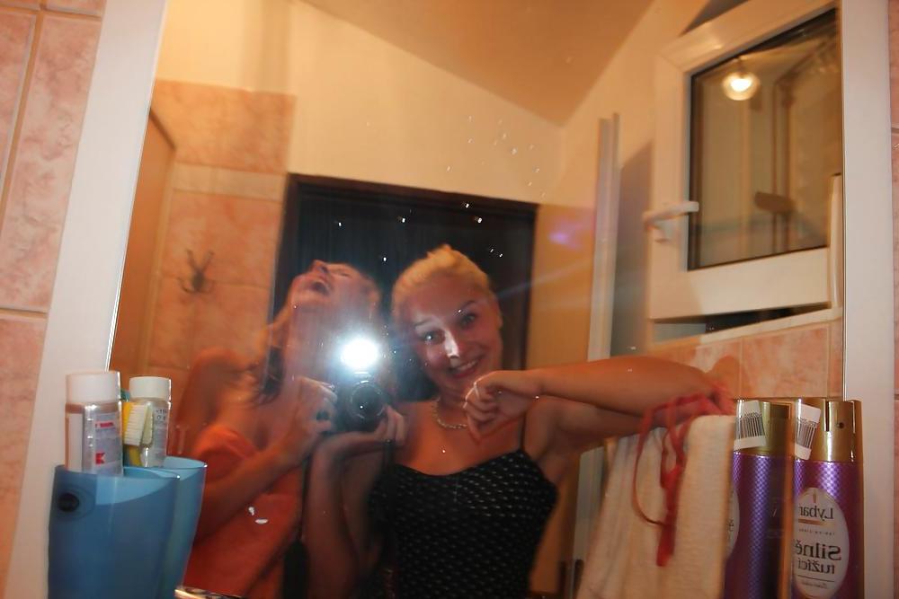 25P 2 Blonde Teens On Vacation