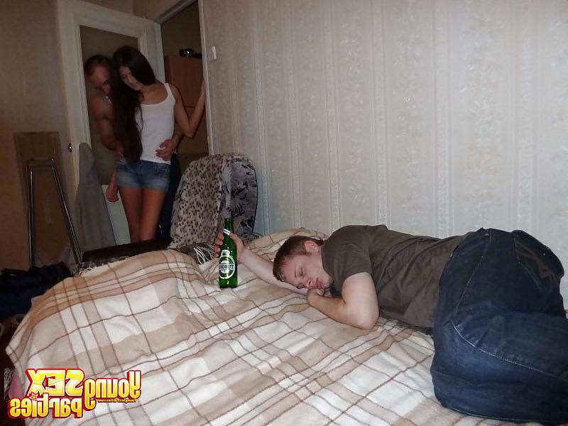 16P Guy is fucking two gals