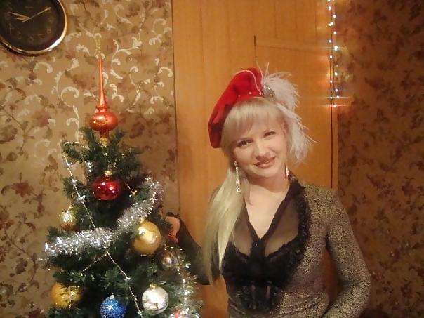 10P Busty Russian Woman 355