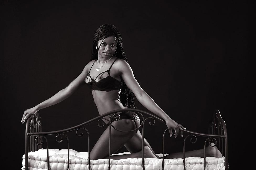 16P Black Labelle - French Ebony Beauty