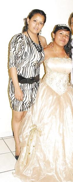 17P SUSANA Y NANCY GUZMAN GEMELAS