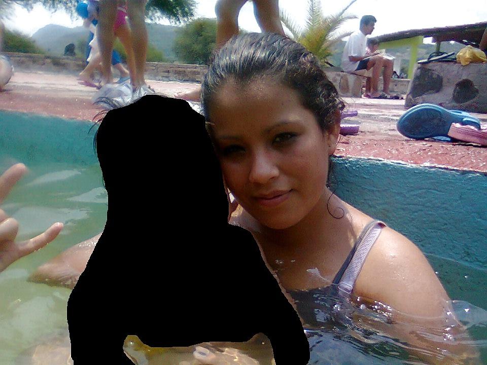 17P SUSANA Y NANCY GUZMAN GEMELAS