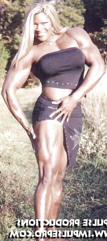25P MUSCLE BEAUTY-TATIANNA BUTLER