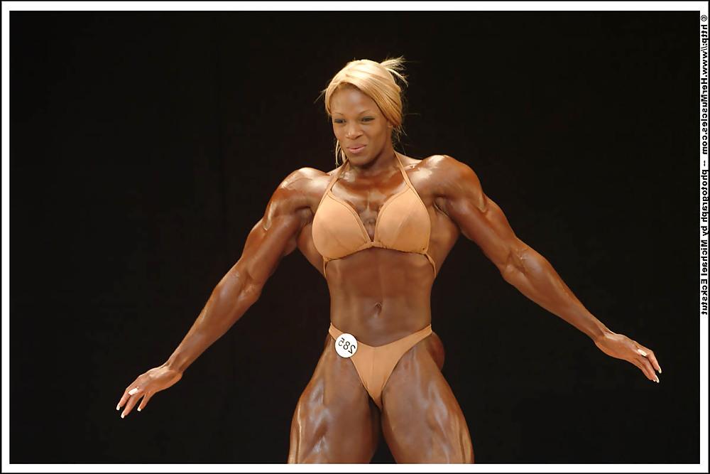 25P MUSCLE BEAUTY-TATIANNA BUTLER