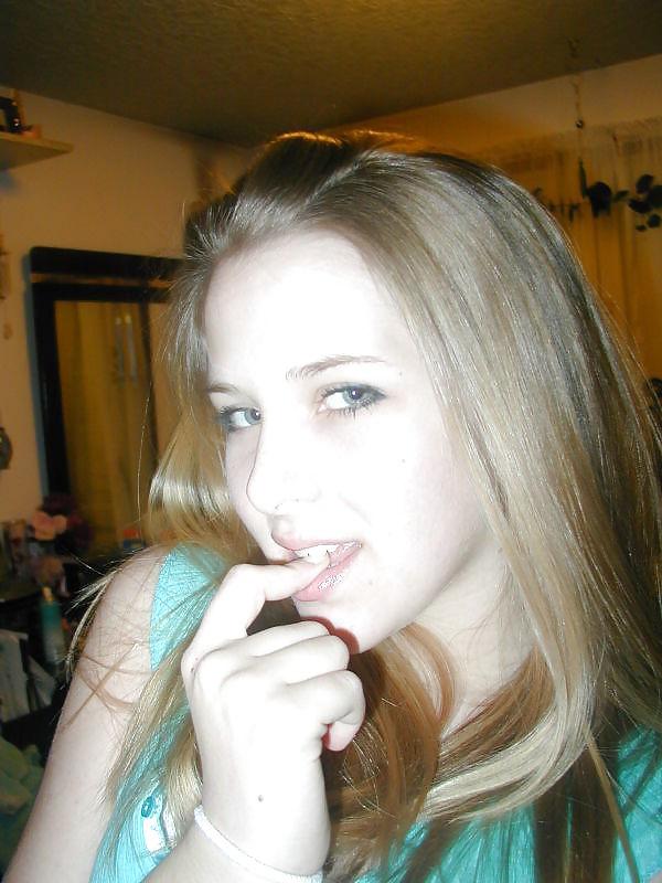 25P Self Shot 01