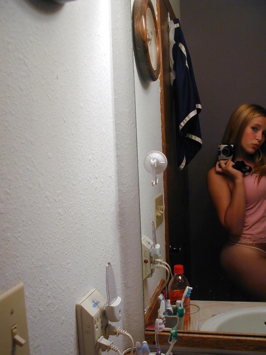 25P Self Shot 01