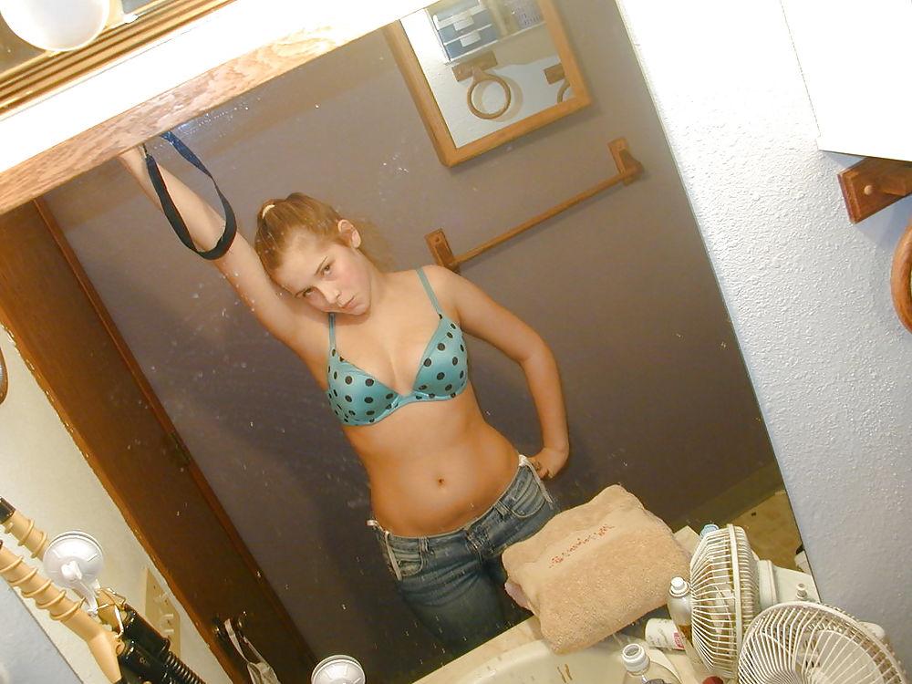 25P Self Shot 01