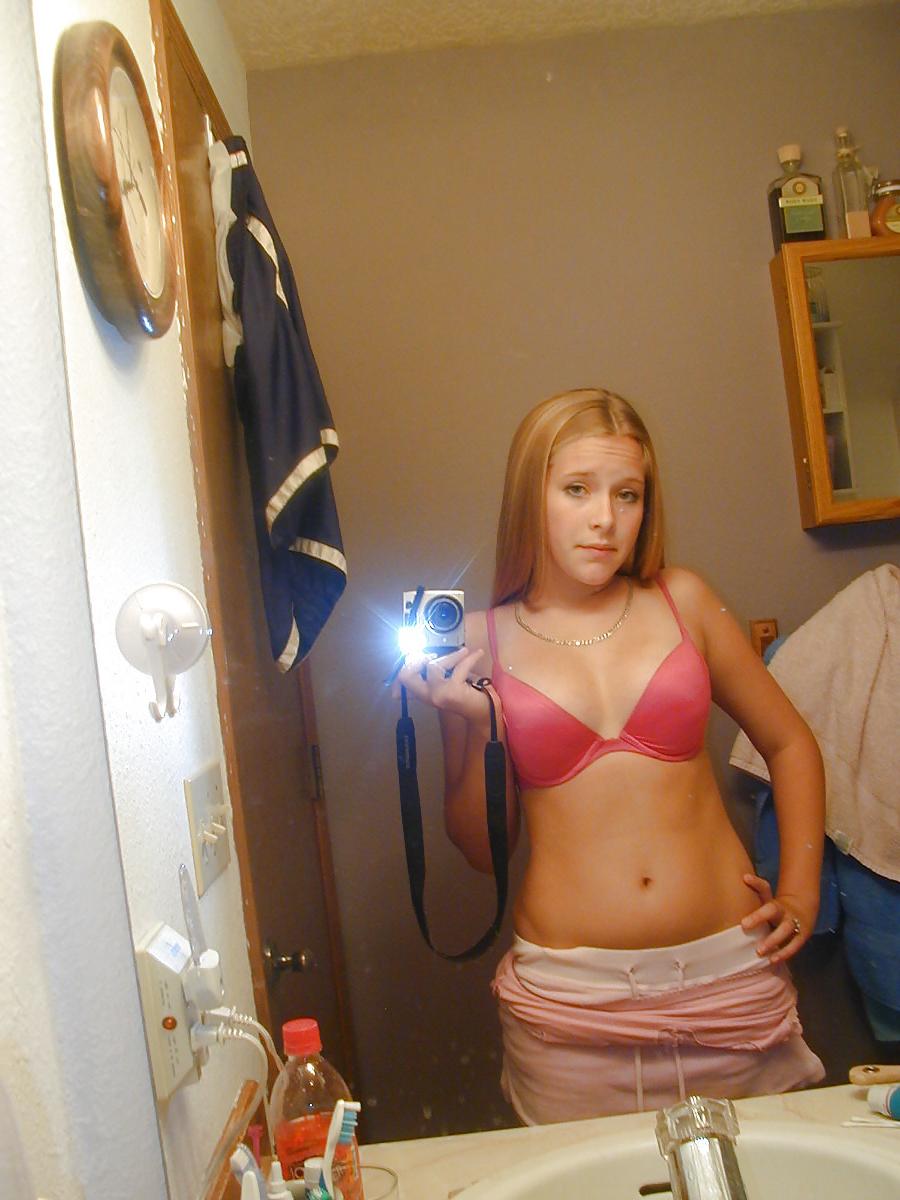 25P Self Shot 01