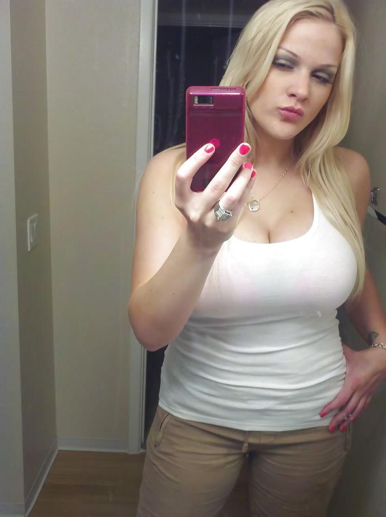 25P Blonde MILF Self Pics