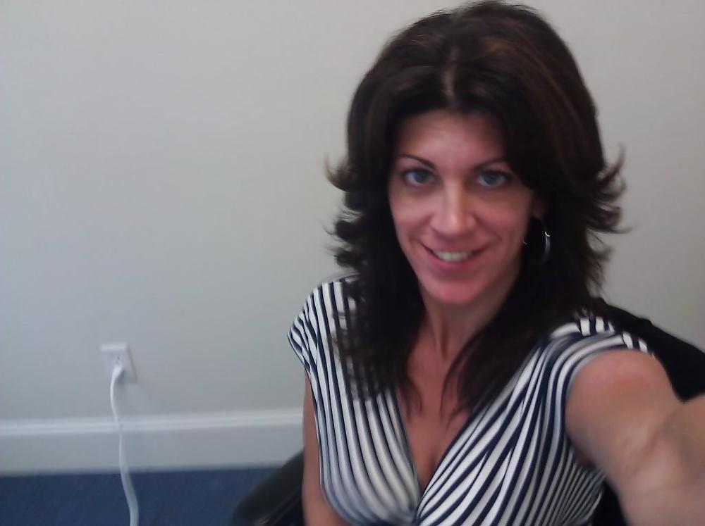 10P MILF Self Pics.