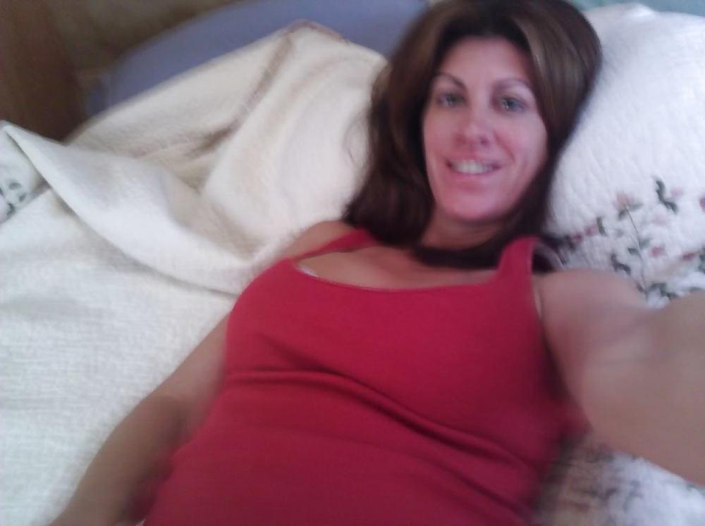 10P MILF Self Pics.