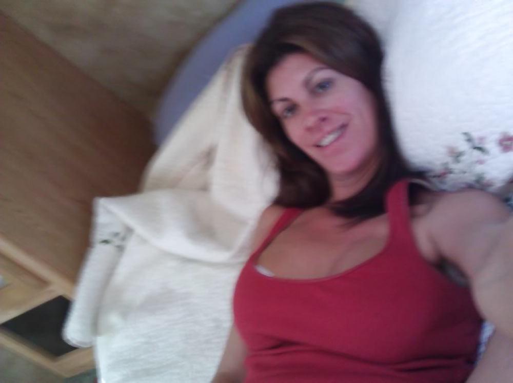 10P MILF Self Pics.