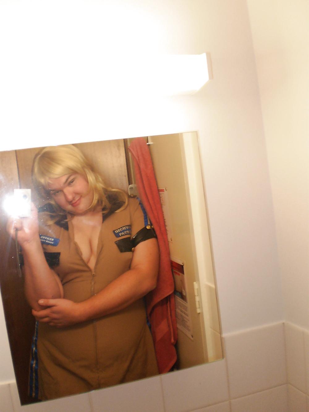 5P Crossdressing cop