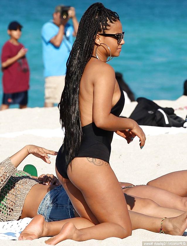 8P Chrstina milian - goodies on the beach