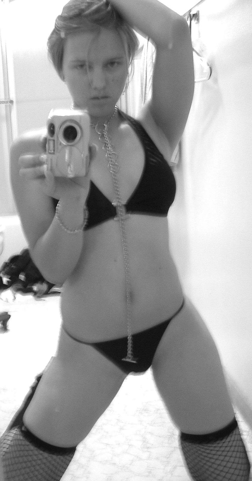 25P Self Shot 02