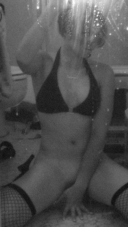 25P Self Shot 02