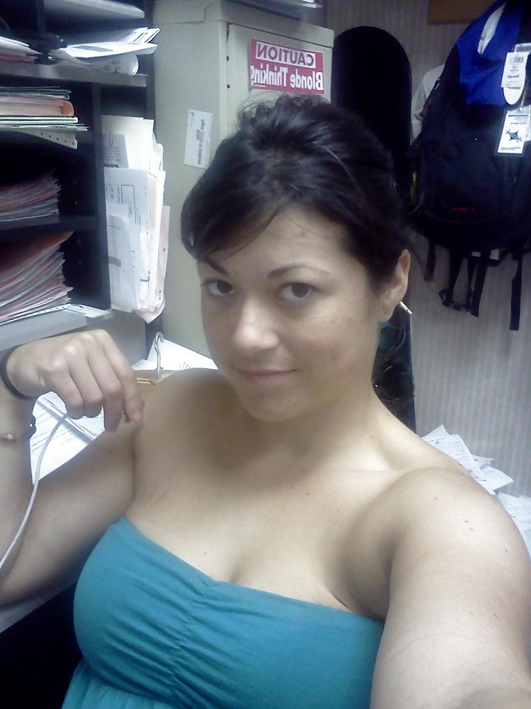 18P Sexy Mature Wife Self Pics