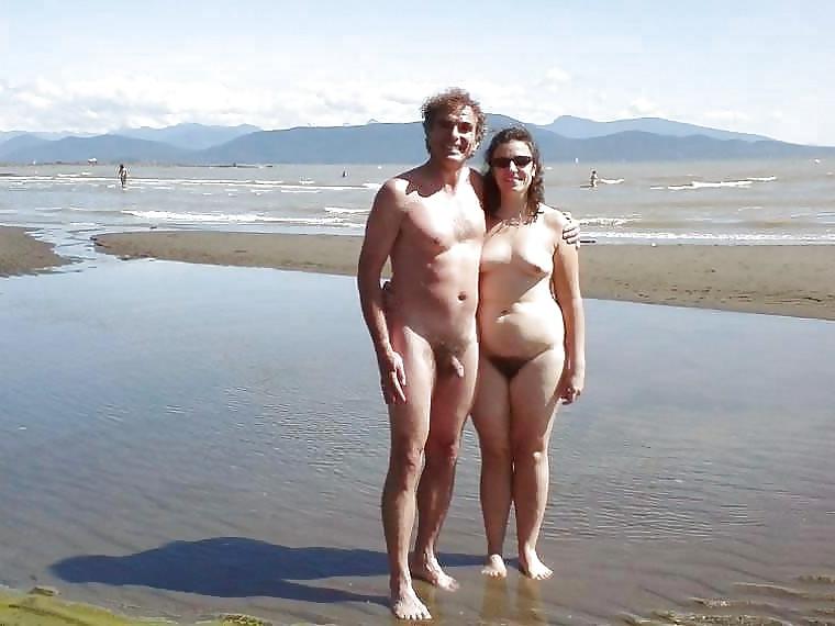 24P Naked couples 1.