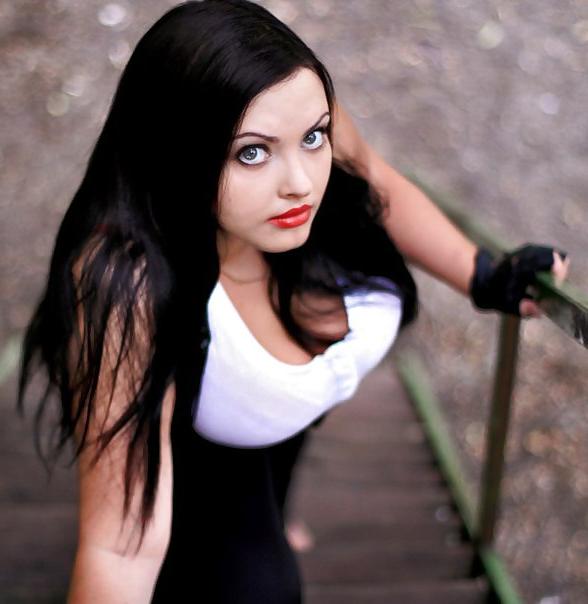 16P Busty Russian Woman 321