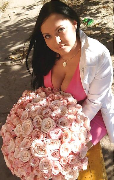 16P Busty Russian Woman 321