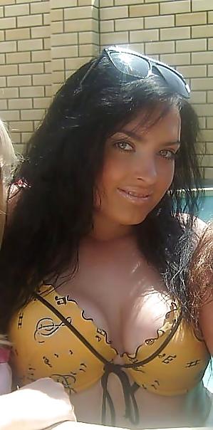 16P Busty Russian Woman 321
