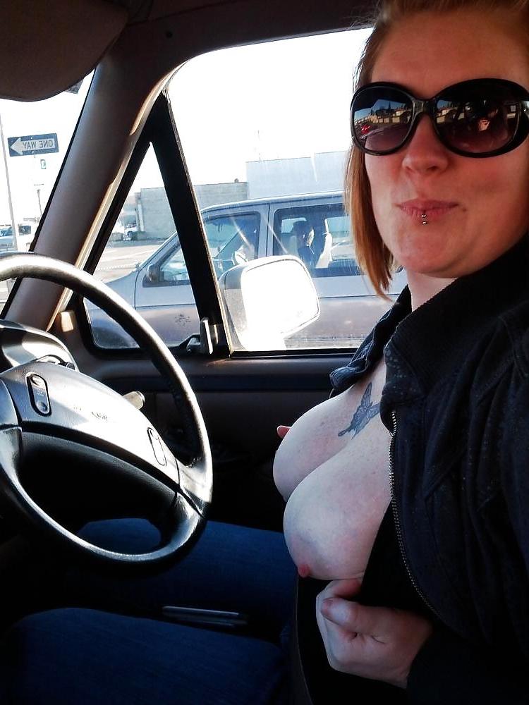 25P GIRLS & CARS: PUSSY & TITS