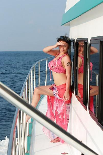 21P Busty Russian Woman 330