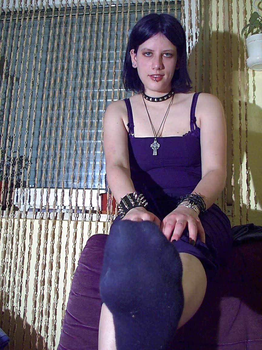25P Gothic Foot - Yavanna