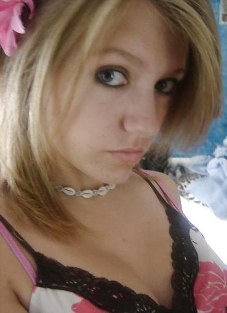 25P 19 years old sexy blonde