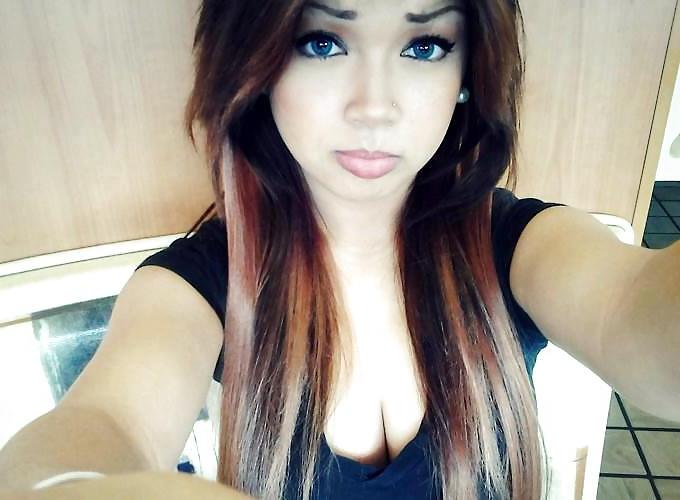 25P Sexy Teen Pictures & Self SHots 4