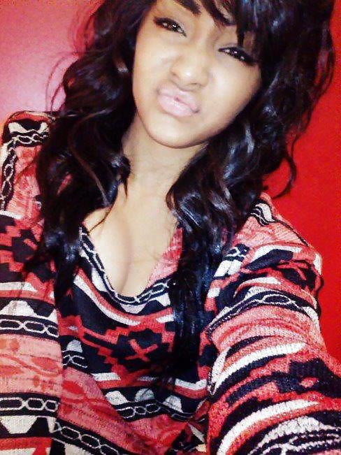 25P Sexy Teen Pictures & Self SHots 4