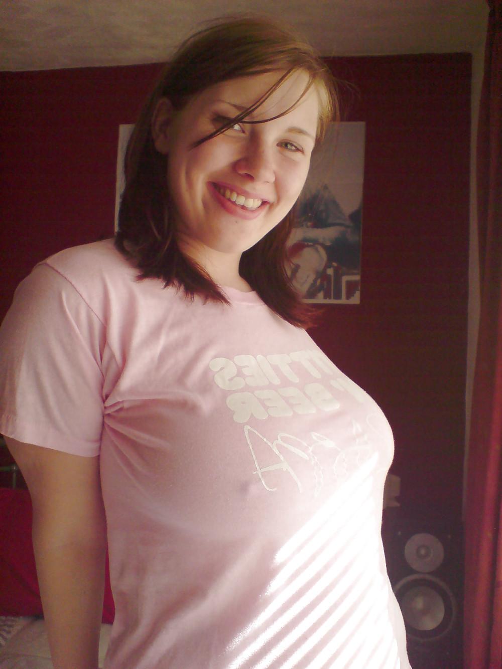 25P Nipples - Pokies - Braless - Downblouse