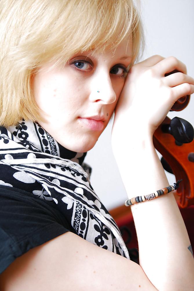 25P Pretty blond german with blue eyes and a Cello