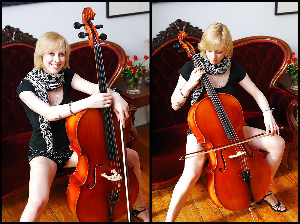25P Pretty blond german with blue eyes and a Cello