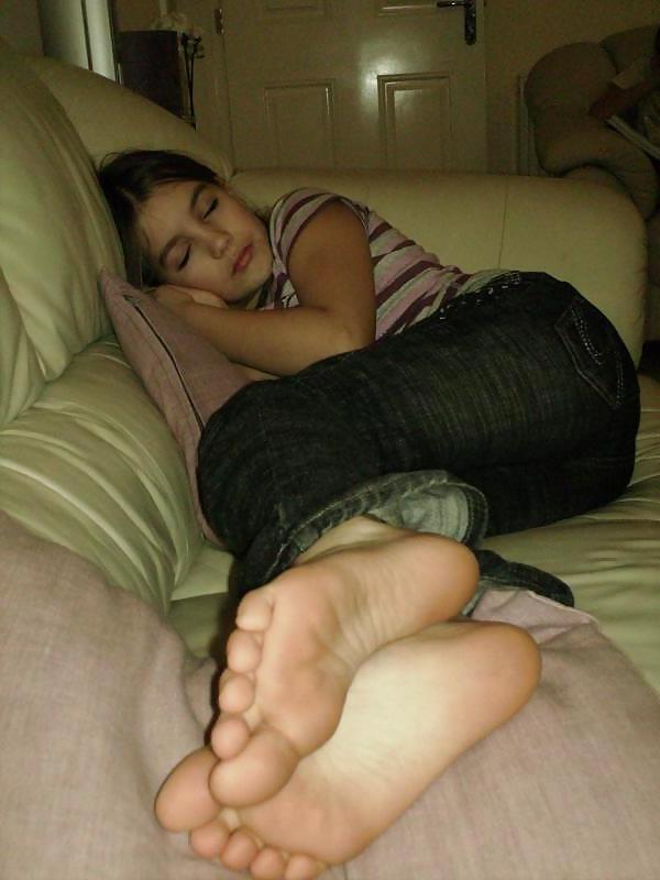 25P Foot fetish gallery 14