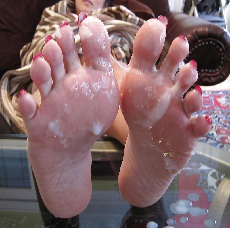 25P Foot fetish gallery 15