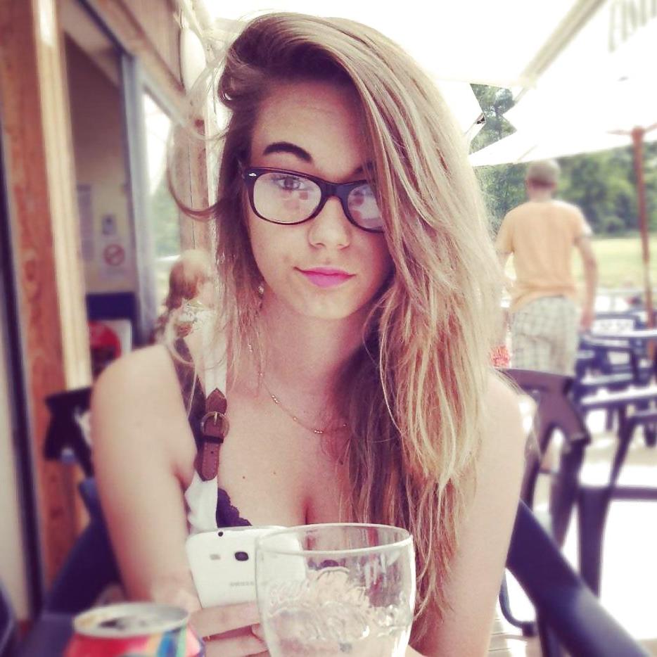 9P Very young slut I fucked (hijacked on her laptop)