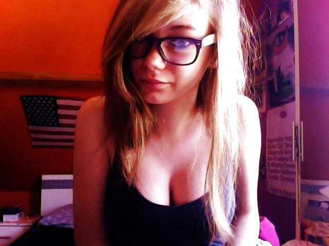 9P Very young slut I fucked (hijacked on her laptop)
